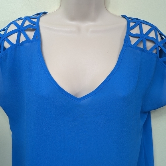 E Hanger M Cage Shoulder Crepe Textured Top Sz M - Picture 3 of 11